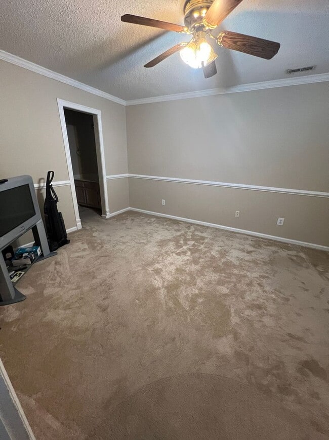 Building Photo - Bent Oaks Estates, 3 BD, 2.5 BA