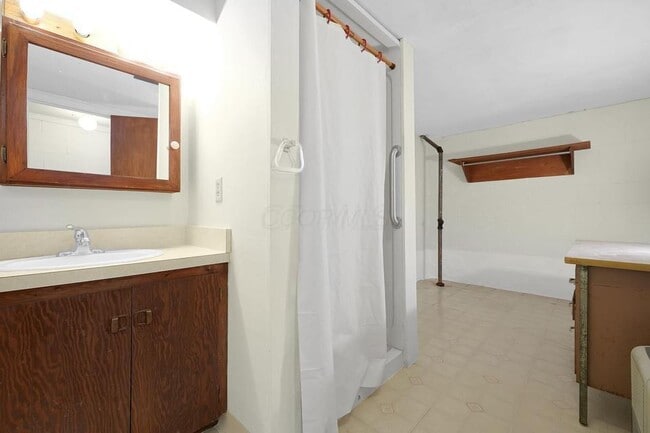 Building Photo - 760 Drummond Ct