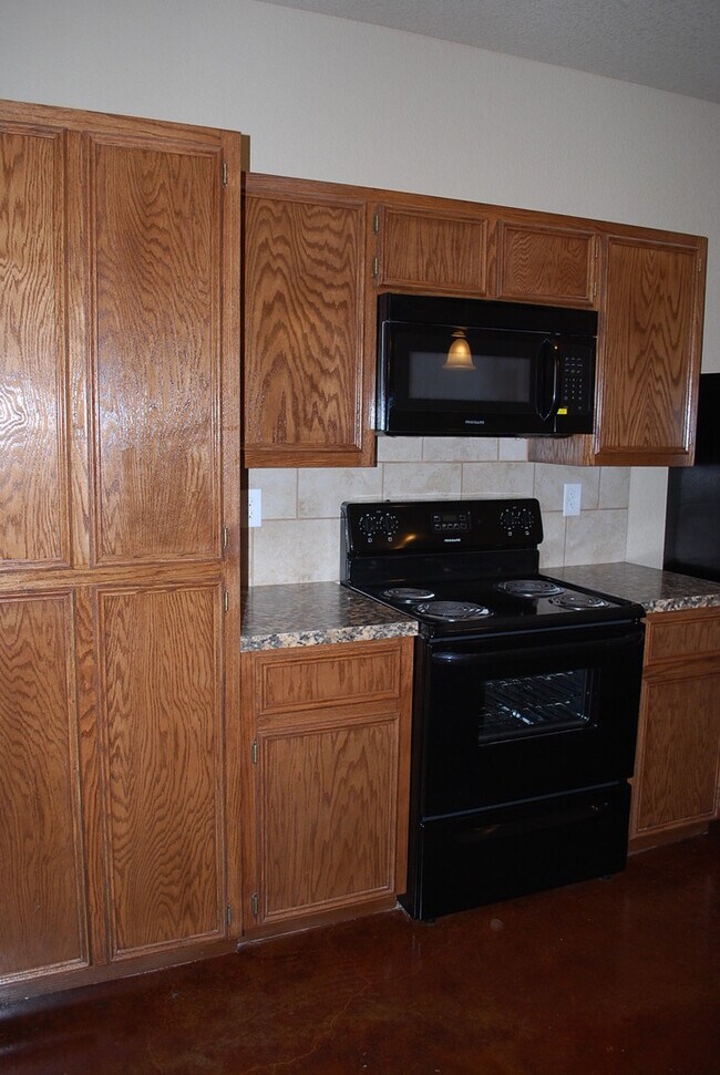 Building Photo - 1514 Dakota Trce