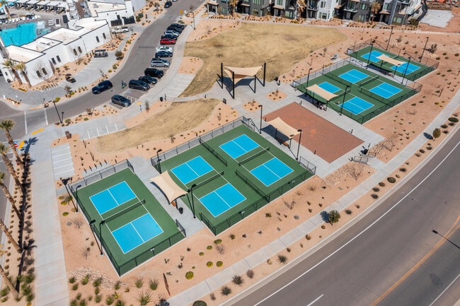 Building Photo - Desert Color Condo