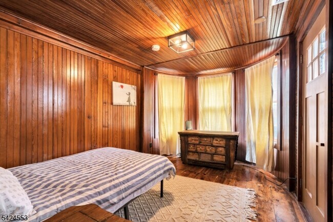 Building Photo - 363 Lakeside Blvd