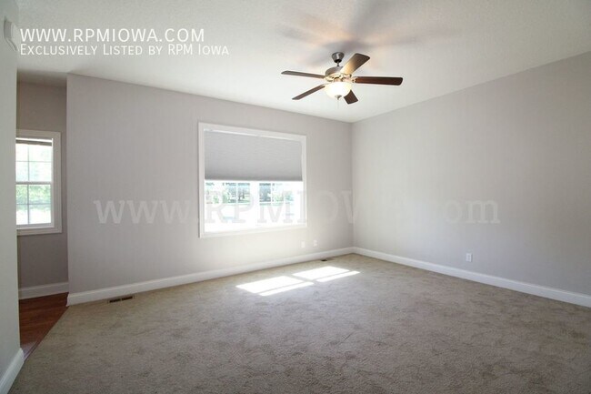 Building Photo - UPDATED KITCHEN!! 3 Bedroom, 2.5 Bath Home...