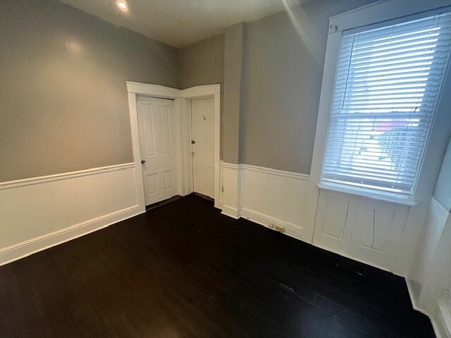 Building Photo - 524 S Queen St