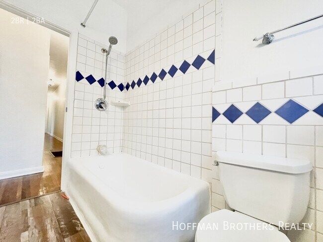 Building Photo - 1306 1/2 S Cloverdale Ave-