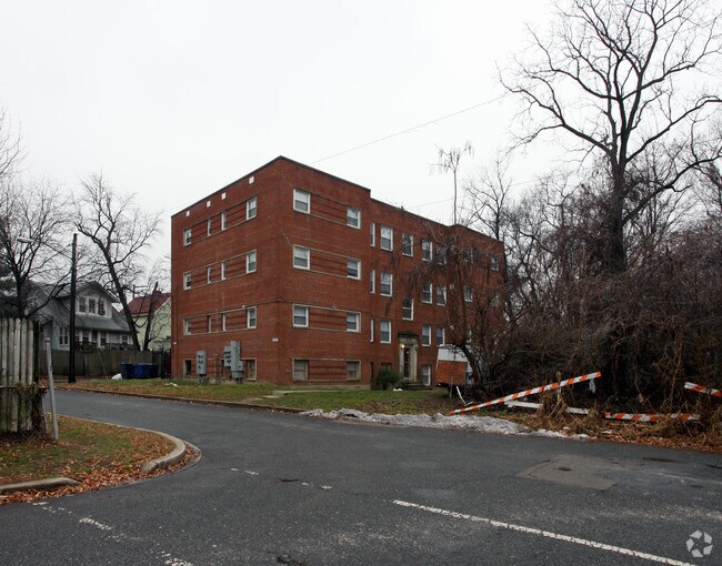 Primary Photo - 3105 Waclark Pl SE