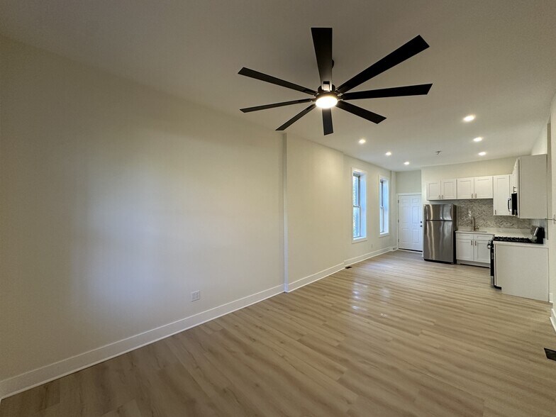 Building Photo - 1322 W Ohio St