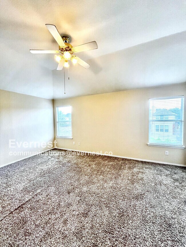 Building Photo - 11569 Petunia Dr