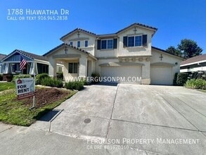 Building Photo - 1788 Hiawatha Dr
