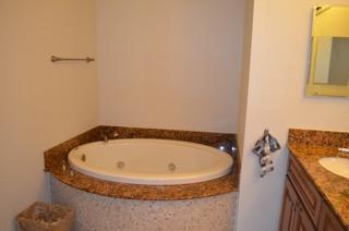 Building Photo - 5021 Vine Cliff Way W