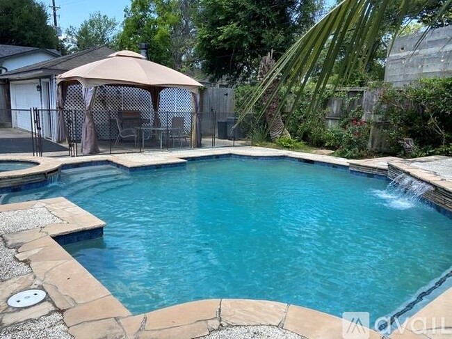 Primary Photo - 5232 Piping Rock Ln