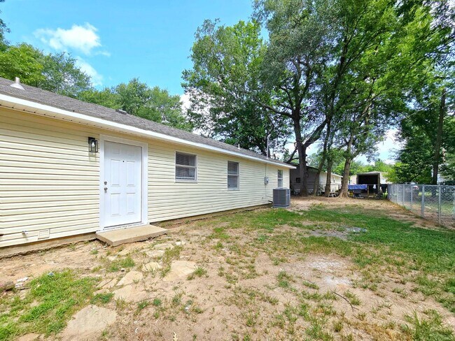 Building Photo - 172 Gaskins St