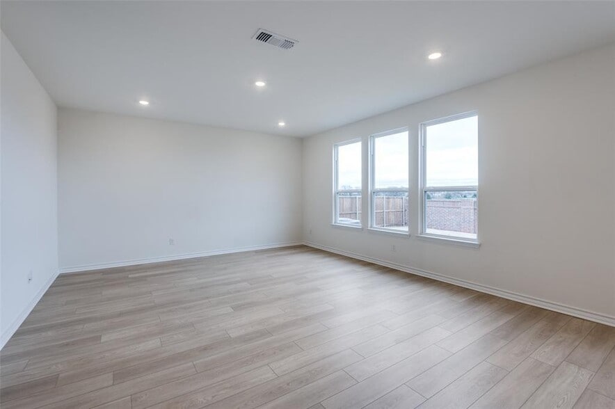 Living Room - 377 Princewood Dr