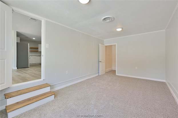 Building Photo - 722 Mary Lake Dr