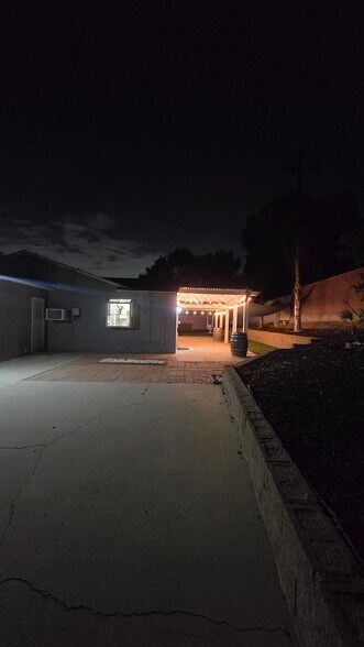Building Photo - 10603 Bramblebush Ave