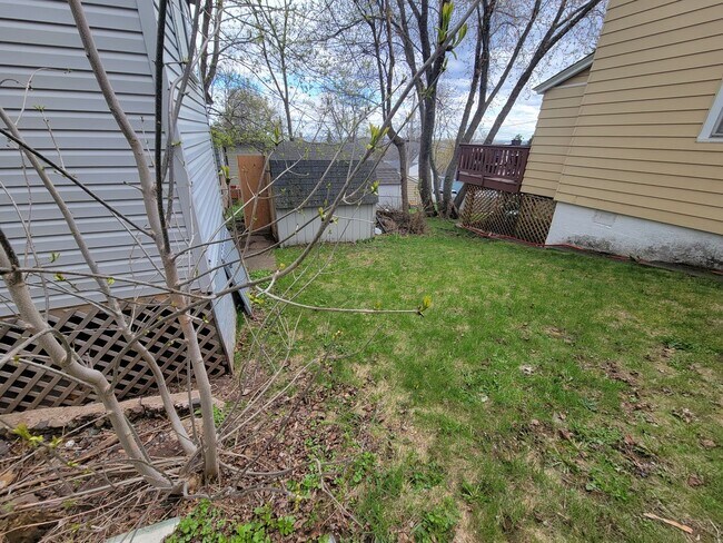 Building Photo - AVAILABLE JUNE - 4 Bed 1 Bath Located In East Hillside