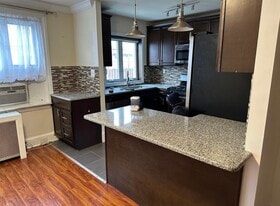 Building Photo - 173 Stoneway Ln