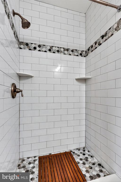 Building Photo - 2543 Nicholas St