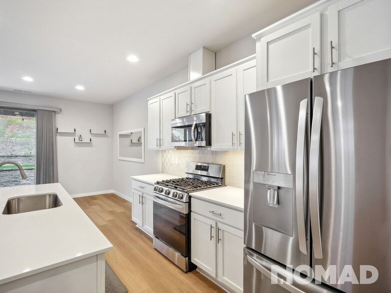 Building Photo - 12920 193rd Ave E