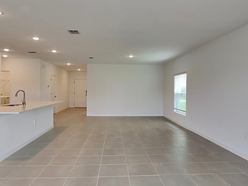 Building Photo - 258 Amber Way