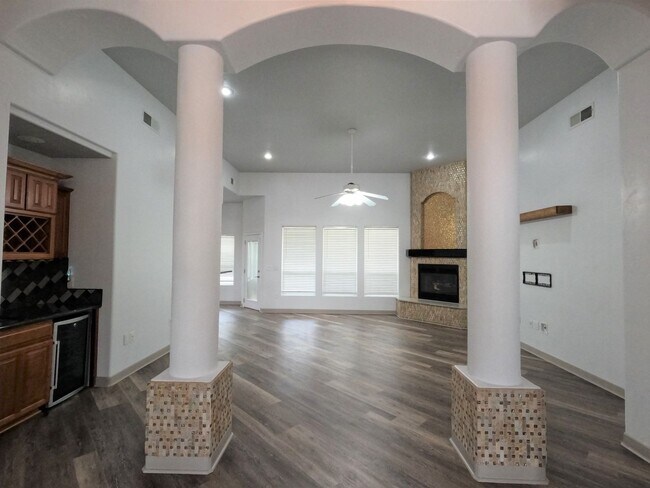 Building Photo - 2947 Longbow Loop
