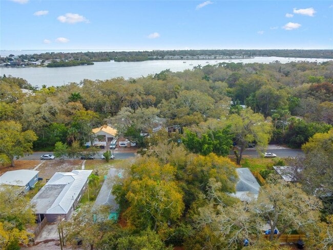 Building Photo - 145 24th Ave SE