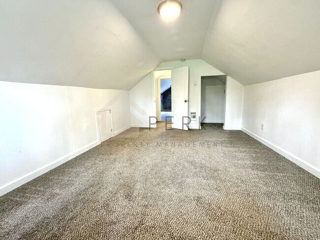Building Photo - Charming Updated South Tacoma Home with Spacious Bonus Loft and Fenced Yard
