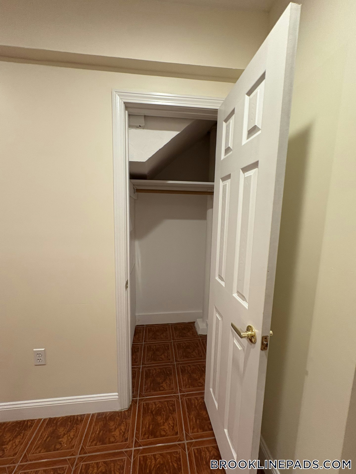 Building Photo - 191 Winthrop Rd