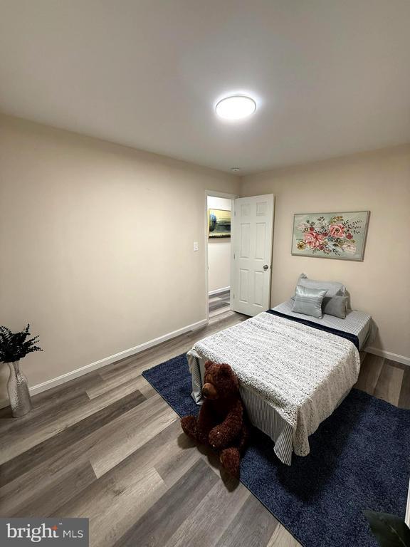 Building Photo - 1028 E North Ave