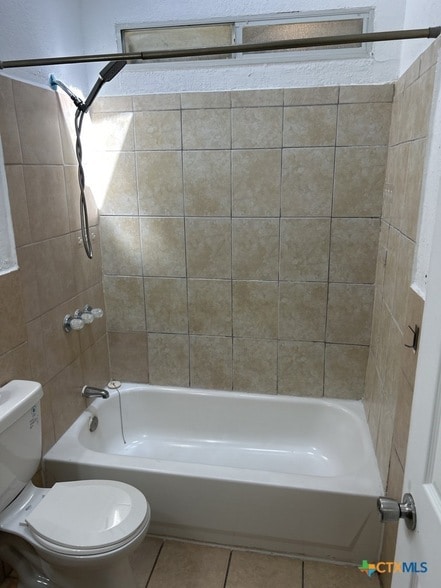 Building Photo - 905 Evergreen Dr