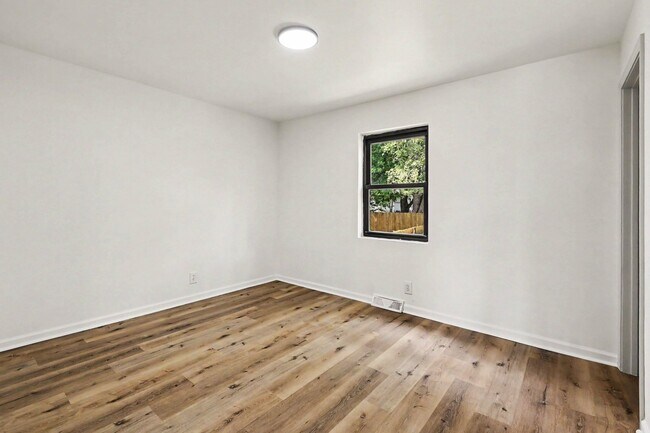 Building Photo - 2629 Brannon Ave