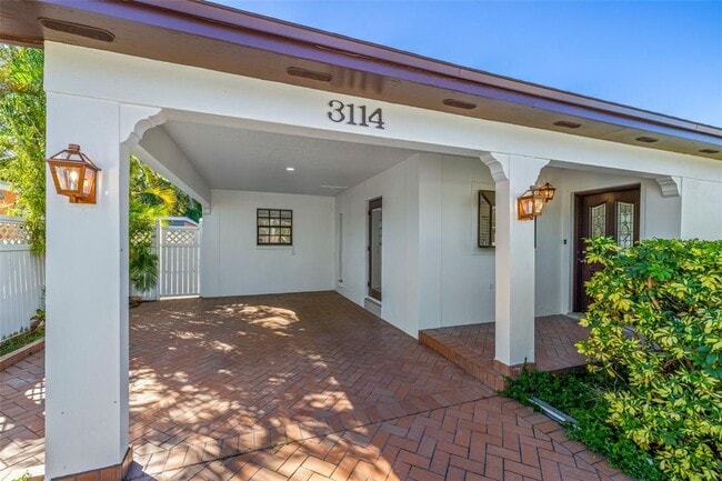 Building Photo - 3114 W Tampa Bay Blvd