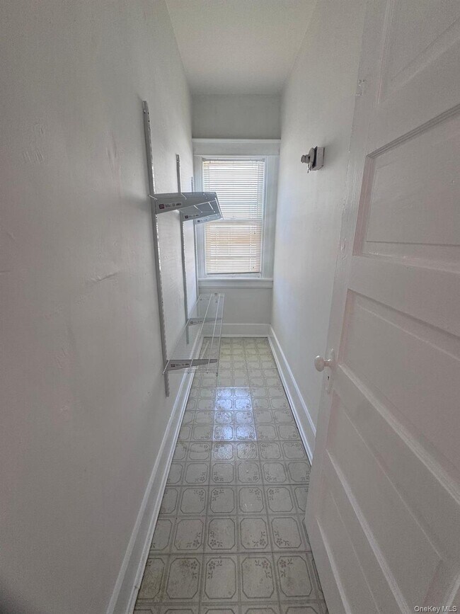 Building Photo - 106 South Ave