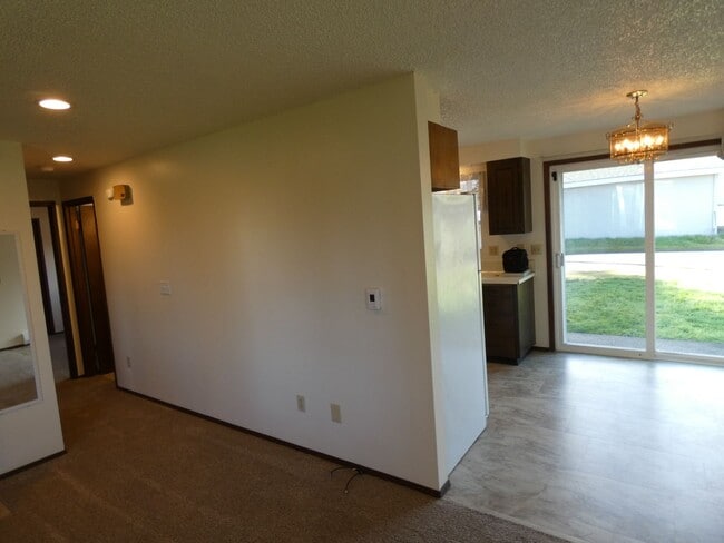 Building Photo - Tastefully Maintained Charmer