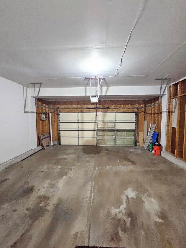 Building Photo - 1136 Larkspur Ct