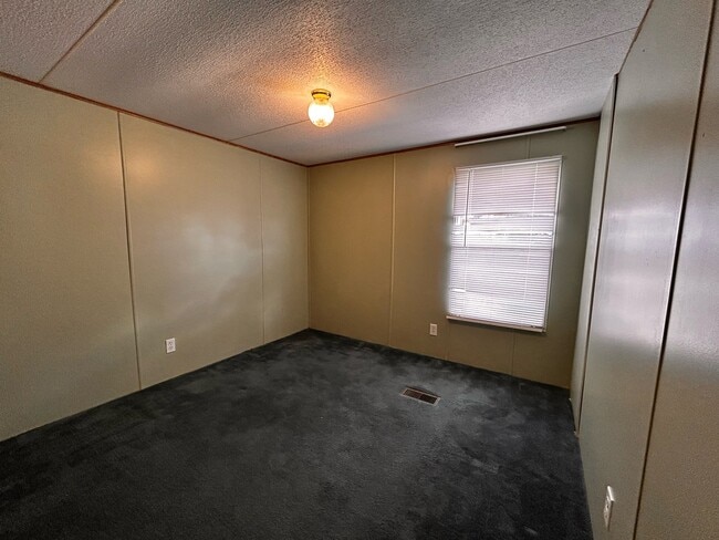 Building Photo - 813 State Hwy Z