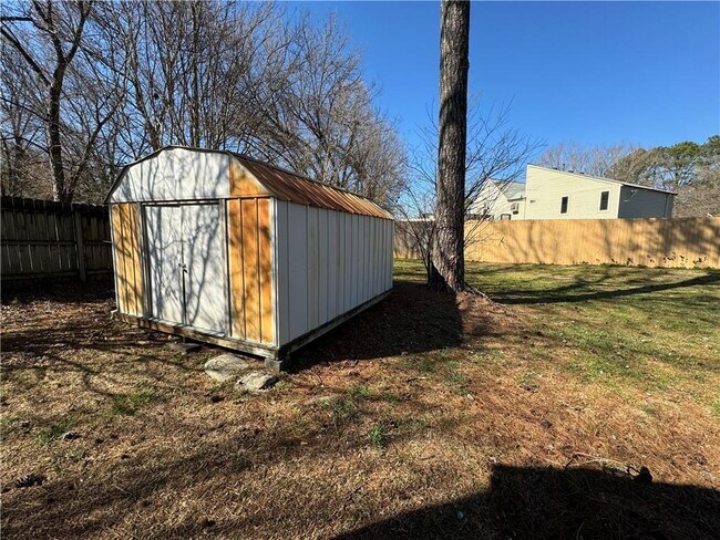 Building Photo - 17 Hartley Woods Dr