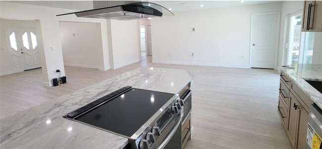 Building Photo - 4018 29th Ave W