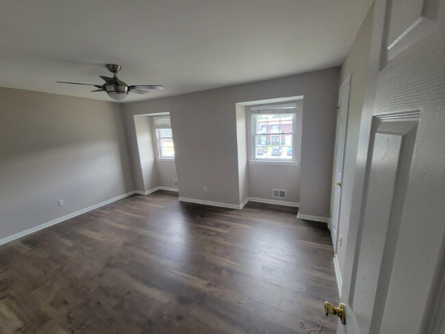 Building Photo - 10 Adriana Ct