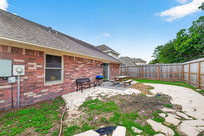 Building Photo - 5814 N Magazine Cir