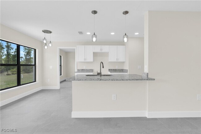 Building Photo - 2502 35th St SW