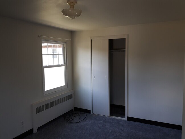 Building Photo - 1603 W 3rd St