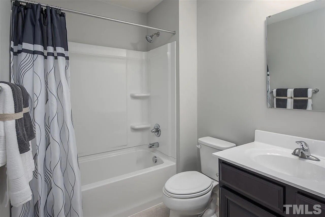 Building Photo - Room in Single Family Home on Bent Willow Dr