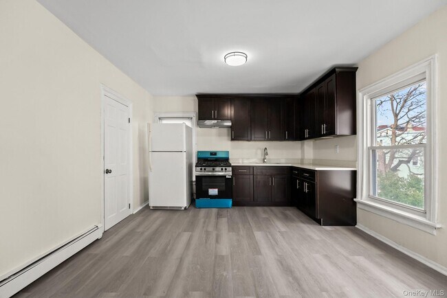 Building Photo - 11 Lafayette Pl