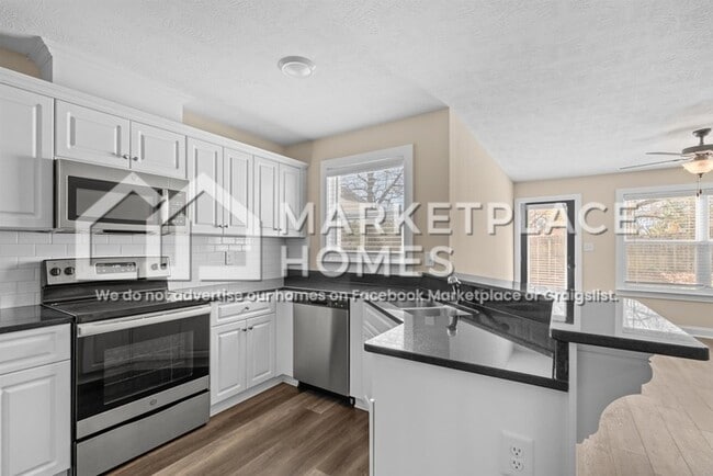 Building Photo - 130 Downsbury Rd