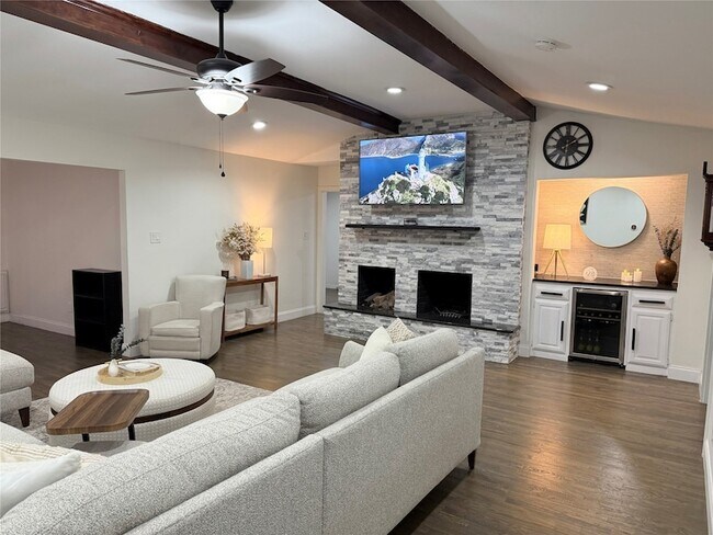 Building Photo - 1504 Summertree Ct