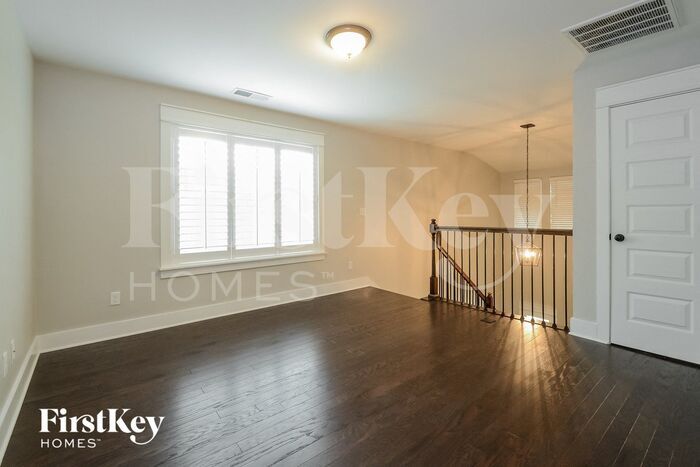 Building Photo - 1441 Valley Trace