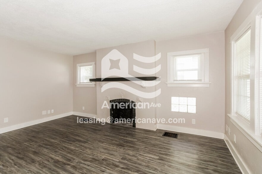 Building Photo - 443 W Hillcrest Ave