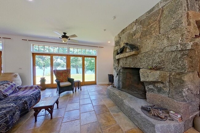 Building Photo - Gorgeous Harpswell Waterfront Property for...