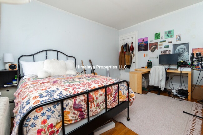 Building Photo - 448 Park Dr