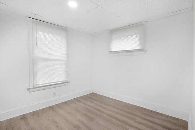 Building Photo - 14608 Alder Ave